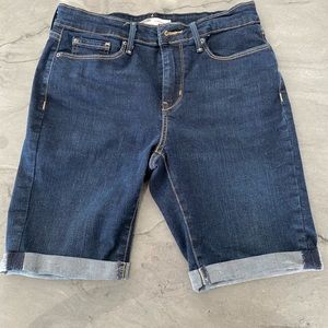 Ladies Signature LEVI STRAUSS Bermuda Shorts Size 8 W 29 NEW